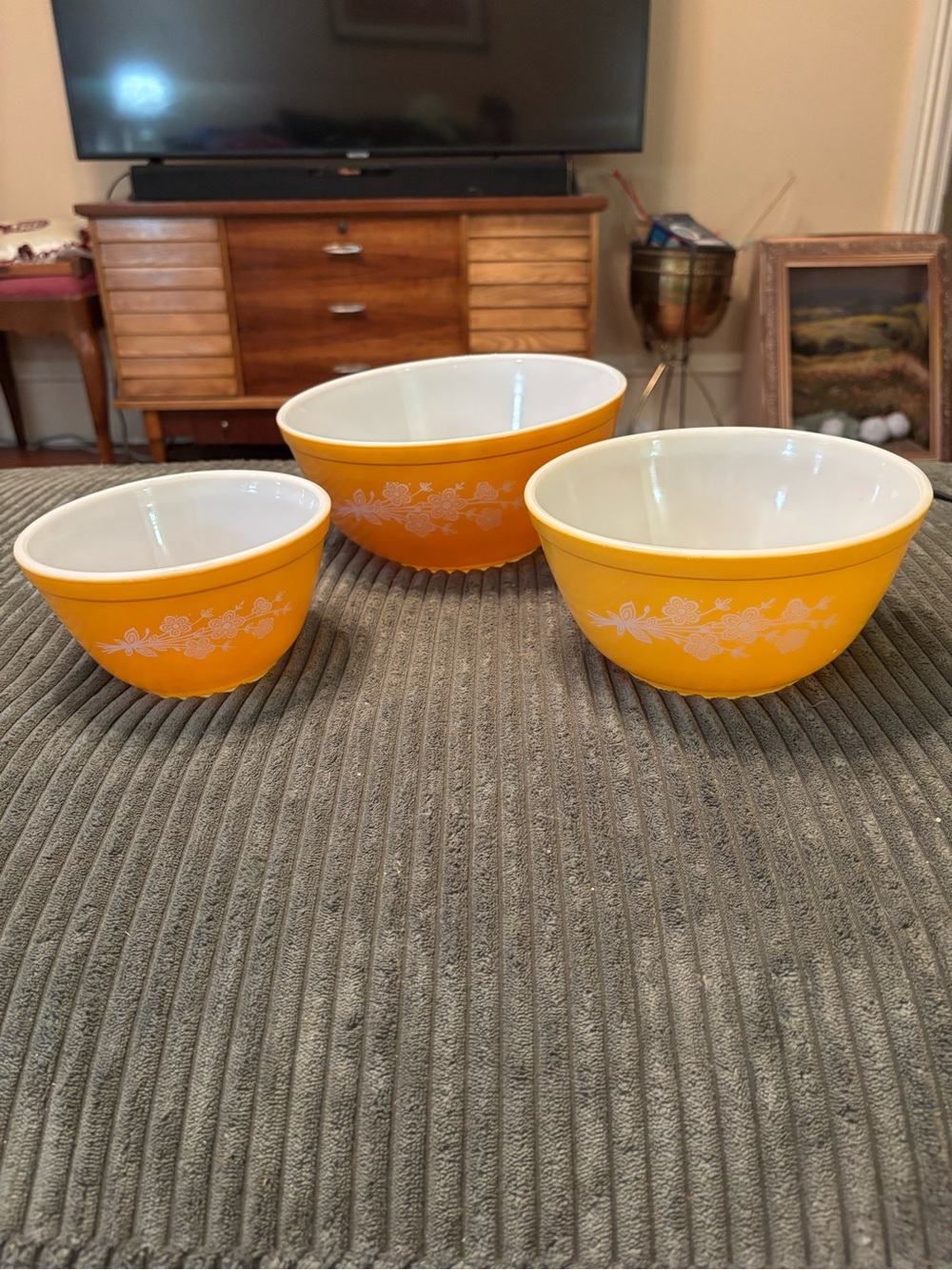 vintage Pyrex Butterfly Gold nesting mixing bowls